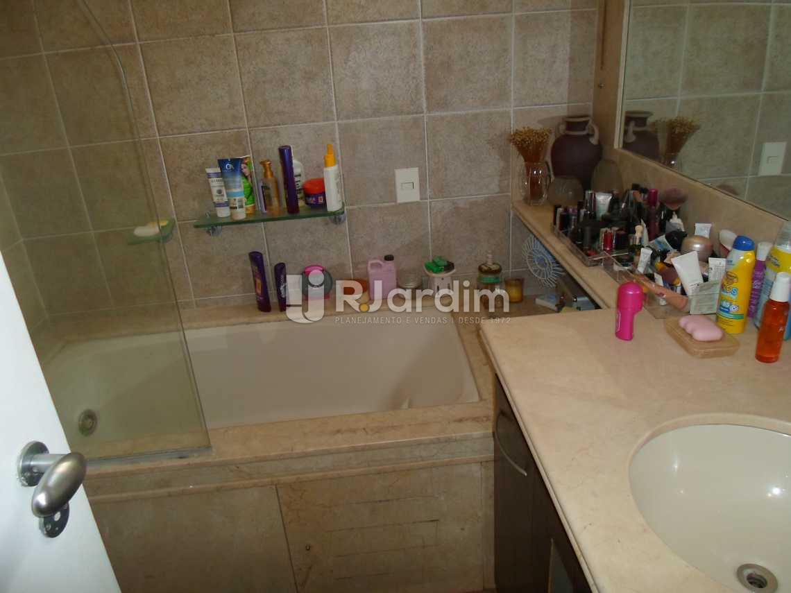 Conheça Banheiro da Suíte do imóvel - Cobertura 4 Quartos Leblon Zona sul Rio de Janeiro RJ - LACO40058 - 13 Banheiro da Suíte - Cobertura 4 Quartos Leblon Zona sul Rio de Janeiro RJ - LACO40058 - 13