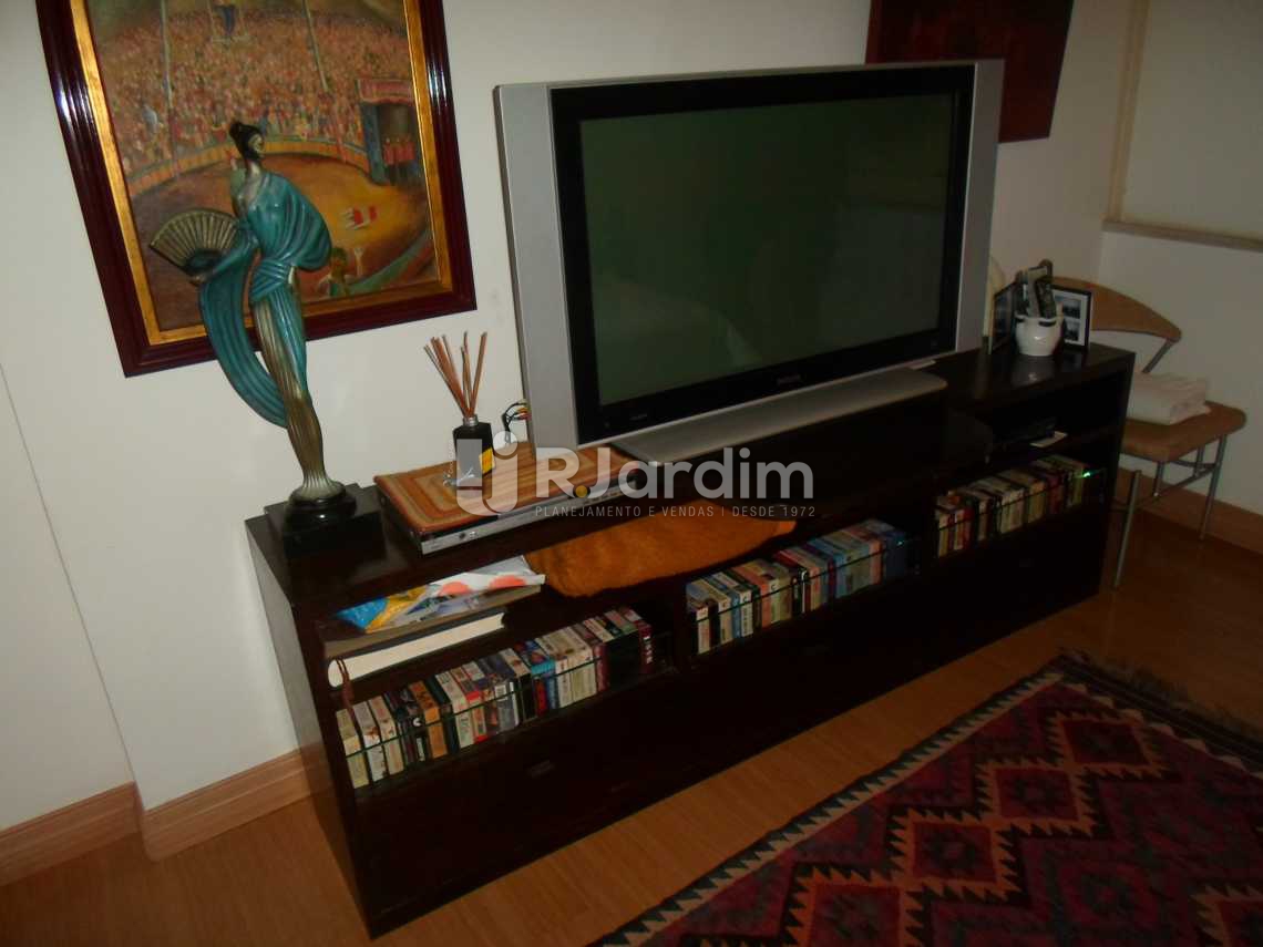 Conheça Suíte com closet do imóvel - Imóveis Compra e Venda Leblon 3 Quartos - LAAP30761 - 15 Suíte com closet - Imóveis Compra e Venda Leblon 3 Quartos - LAAP30761 - 15