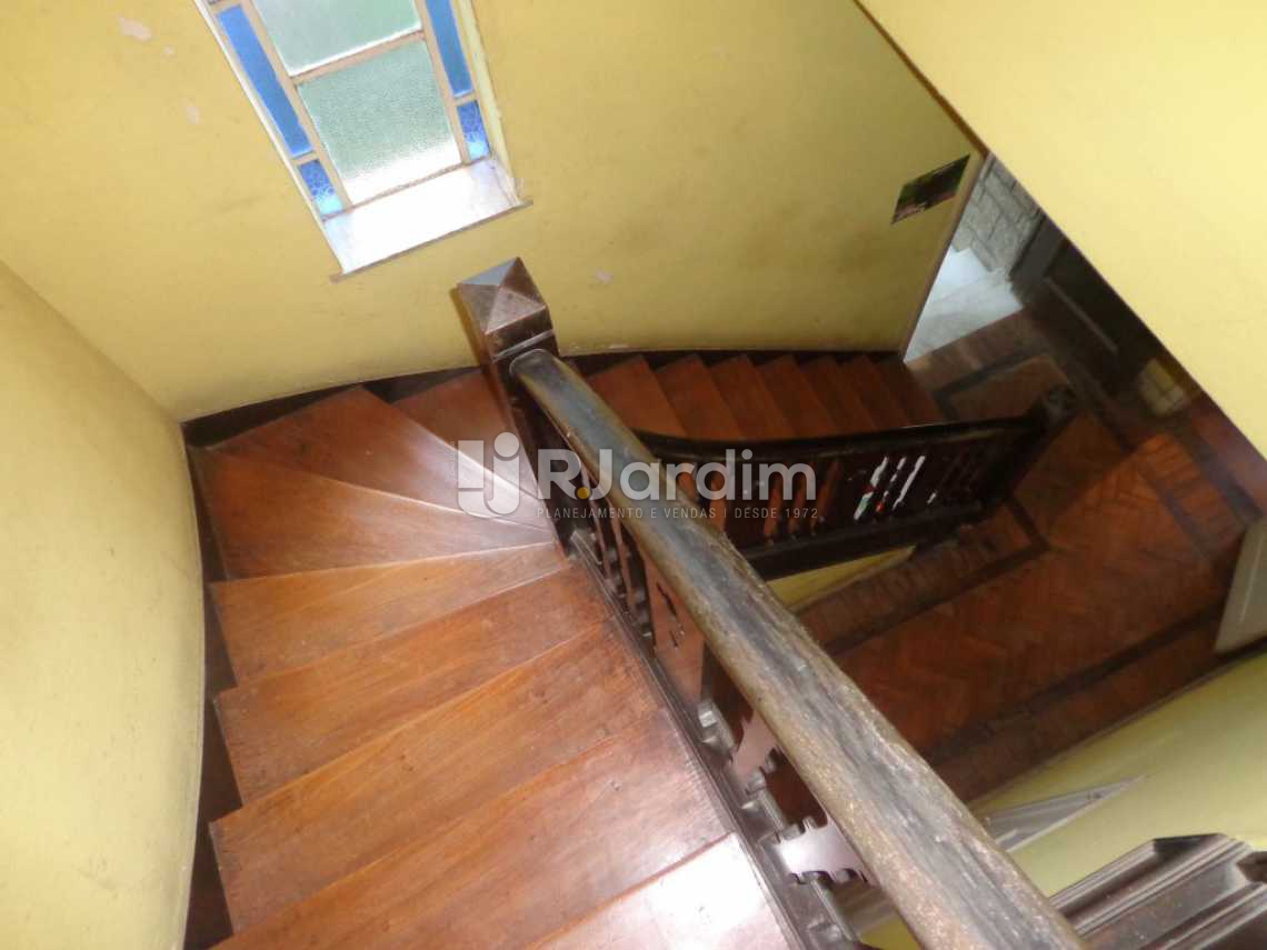 Conheça Acesso ao 2° andar do imóvel - Casa À VENDA, Jardim Botânico, Rio de Janeiro, RJ - LACA40018 - 8 Acesso ao 2° andar - Casa À VENDA, Jardim Botânico, Rio de Janeiro, RJ - LACA40018 - 8