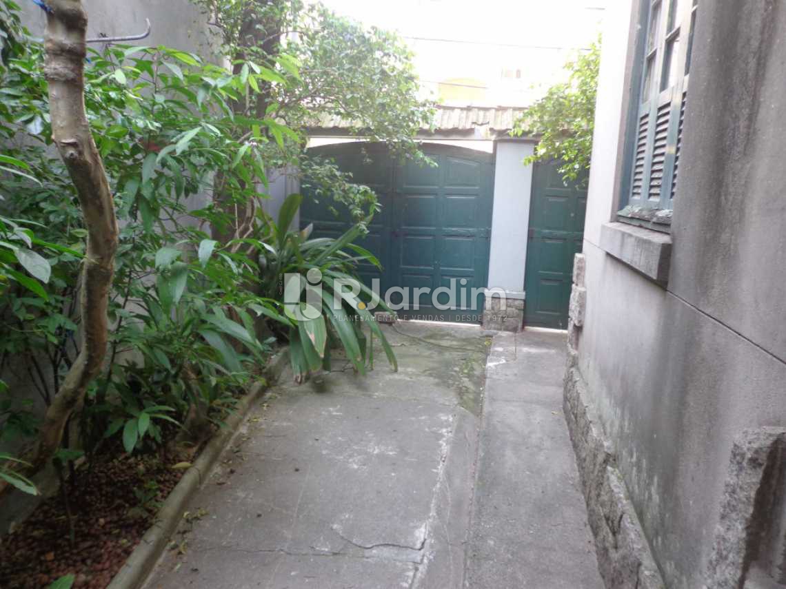 Conheça garagem do imóvel - Casa À VENDA, Jardim Botânico, Rio de Janeiro, RJ - LACA40018 - 1 garagem - Casa À VENDA, Jardim Botânico, Rio de Janeiro, RJ - LACA40018 - 1
