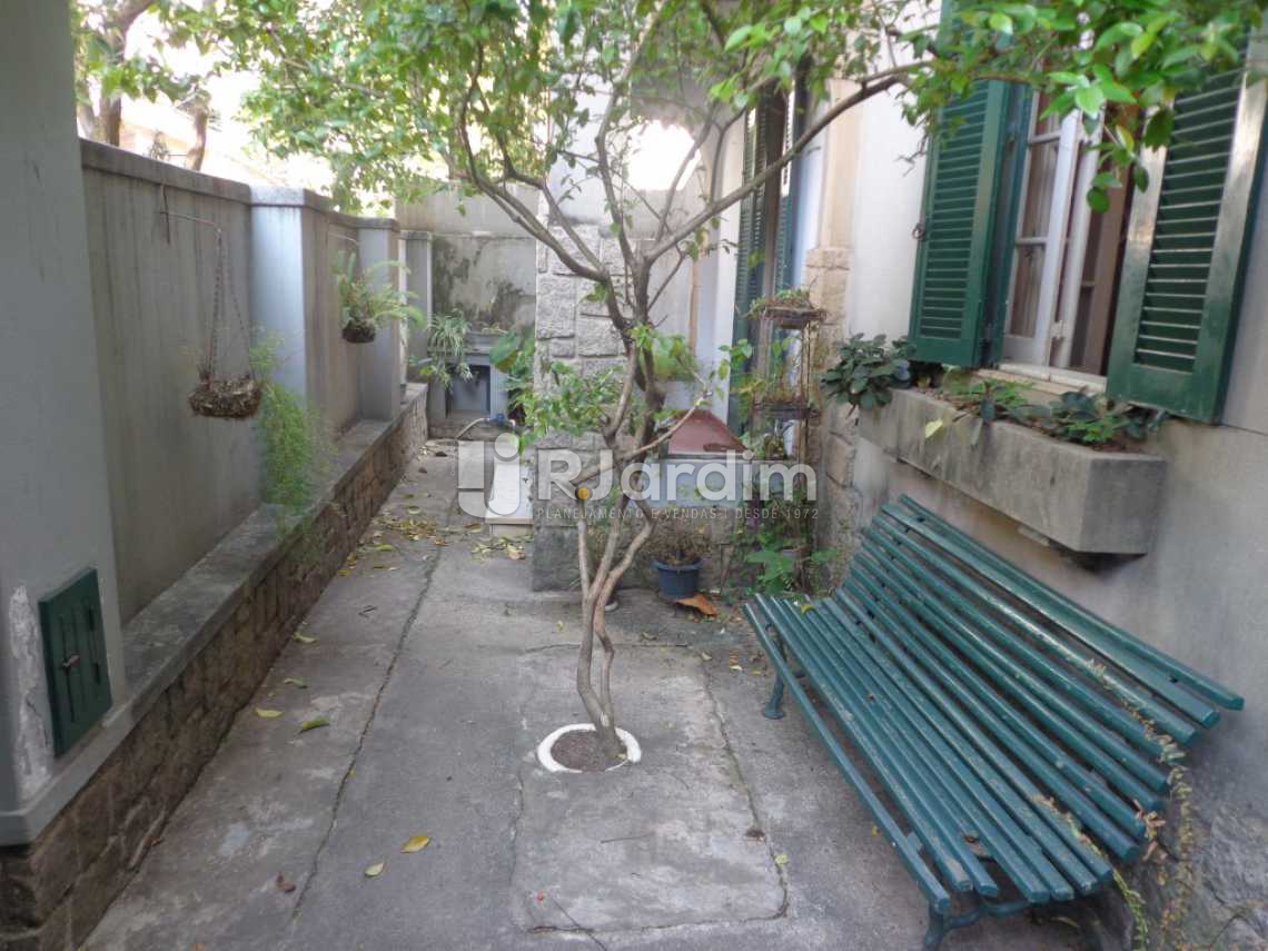 Conheça Jardim do imóvel - Casa À VENDA, Jardim Botânico, Rio de Janeiro, RJ - LACA40018 - 3 Jardim - Casa À VENDA, Jardim Botânico, Rio de Janeiro, RJ - LACA40018 - 3