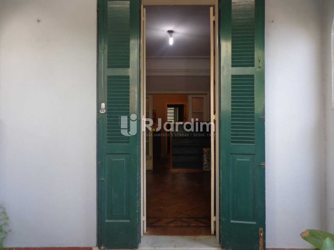 Conheça Entrada do imóvel - Casa À VENDA, Jardim Botânico, Rio de Janeiro, RJ - LACA40018 - 25 Entrada - Casa À VENDA, Jardim Botânico, Rio de Janeiro, RJ - LACA40018 - 25