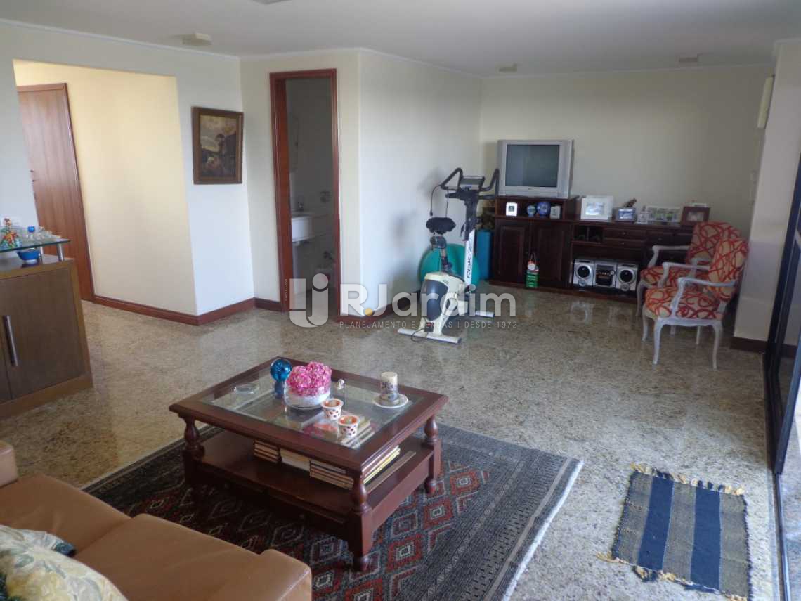 Conheça sala 2° piso do imóvel - Cobertura À VENDA, Barra da Tijuca, Rio de Janeiro, RJ - LACO30108 - 16 sala 2° piso - Cobertura À VENDA, Barra da Tijuca, Rio de Janeiro, RJ - LACO30108 - 16