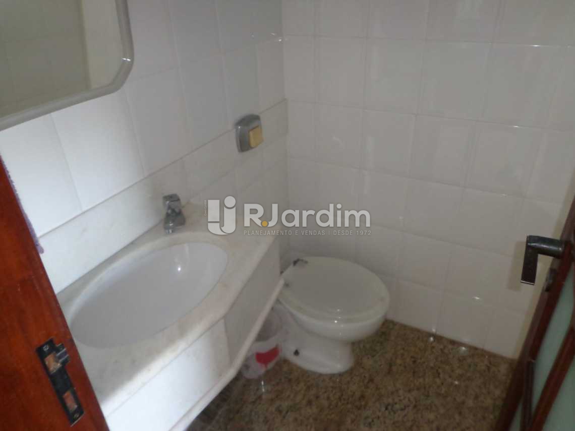 Conheça lavabo 2° piso do imóvel - Cobertura À VENDA, Barra da Tijuca, Rio de Janeiro, RJ - LACO30108 - 17 lavabo 2° piso - Cobertura À VENDA, Barra da Tijuca, Rio de Janeiro, RJ - LACO30108 - 17