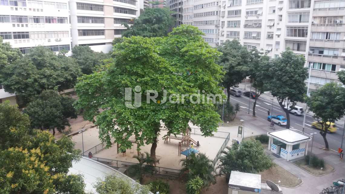 Conheça Vista do imóvel - Compra Venda Avaliação Imóveis Copacabana 3 Quartos - LAAP30785 - 3 Vista - Compra Venda Avaliação Imóveis Copacabana 3 Quartos - LAAP30785 - 3
