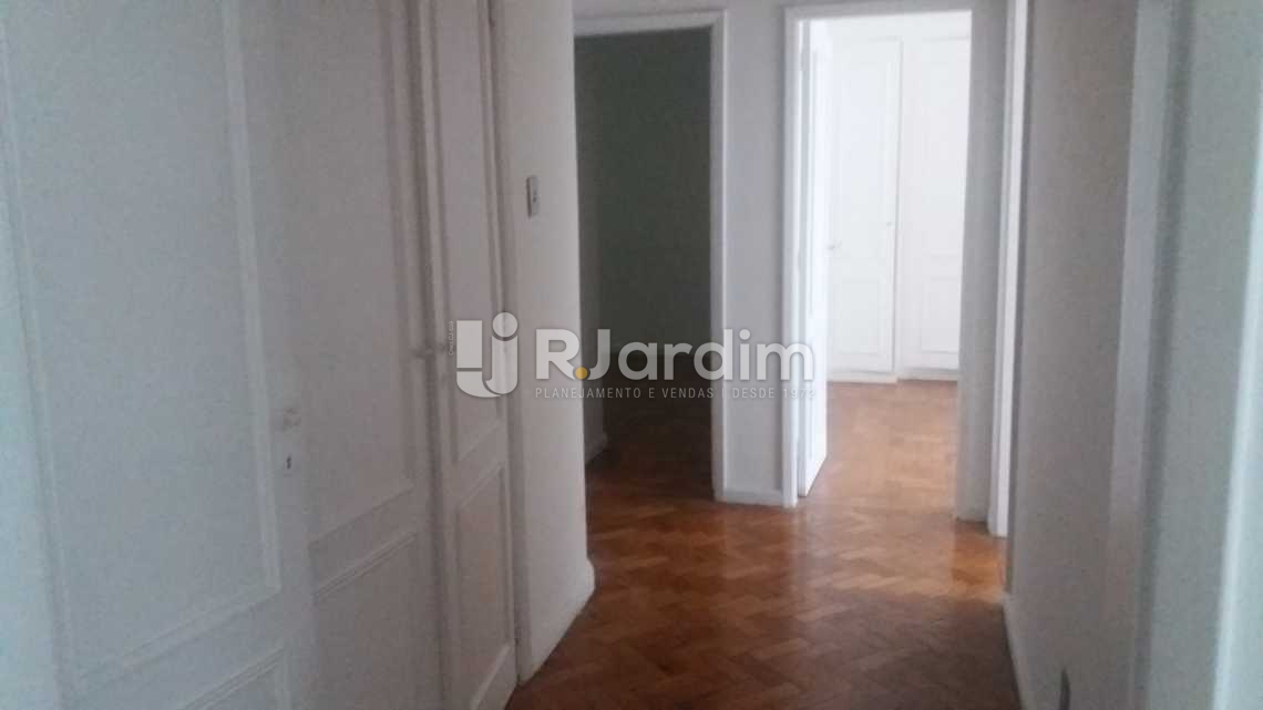 Conheça Circulação do imóvel - Compra Venda Avaliação Imóveis Copacabana 3 Quartos - LAAP30785 - 7 Circulação - Compra Venda Avaliação Imóveis Copacabana 3 Quartos - LAAP30785 - 7