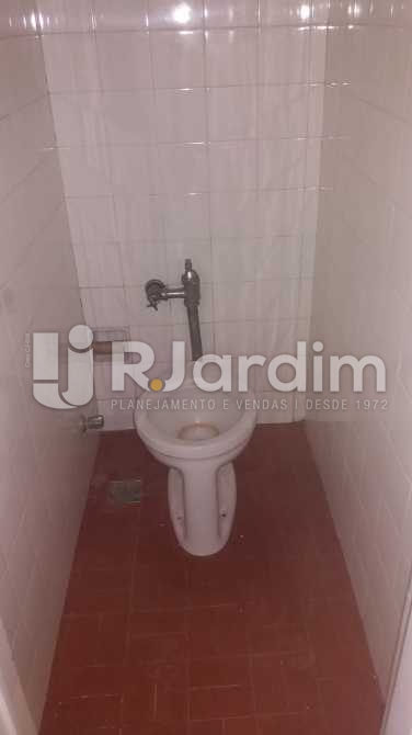 Conheça WC serviço do imóvel - Compra Venda Avaliação Imóveis Copacabana 3 Quartos - LAAP30785 - 22 WC serviço - Compra Venda Avaliação Imóveis Copacabana 3 Quartos - LAAP30785 - 22