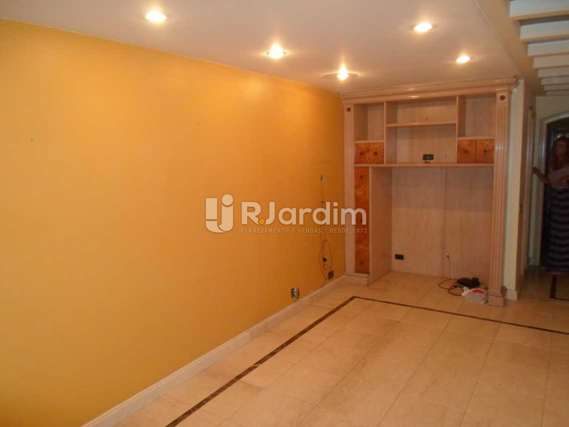 Conheça sala de tv do imóvel - Compra Venda Avaliação Imóveis Apartamento Copacabana 3 Quartos - LAAP30798 - 10 sala de tv - Compra Venda Avaliação Imóveis Apartamento Copacabana 3 Quartos - LAAP30798 - 10