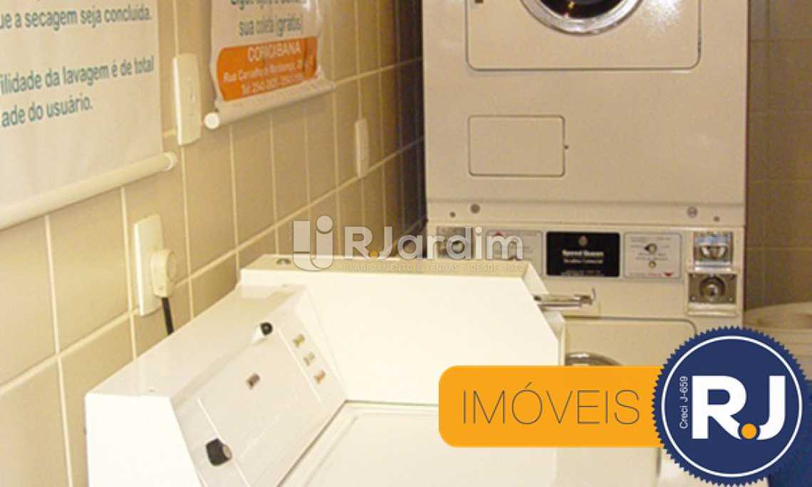Conheça lavanderia do imóvel - Imóveis Aparthotel Compra e Venda Copacabana 1 Quarto - LAAP10136 - 4 lavanderia - Imóveis Aparthotel Compra e Venda Copacabana 1 Quarto - LAAP10136 - 4