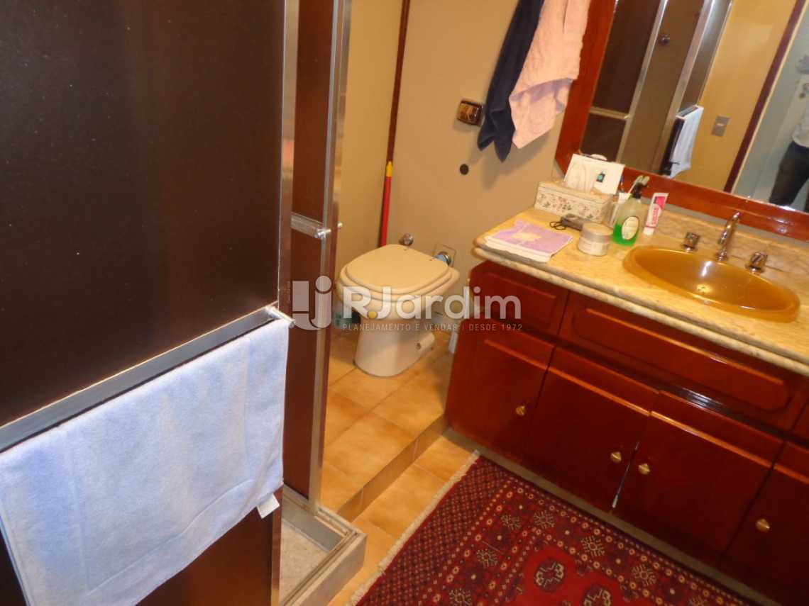 Conheça banheiro suíte do imóvel - Cobertura à venda Rua Barão de Ipanema,Copacabana, Zona Sul,Rio de Janeiro - R$ 2.700.000 - LACO30114 - 14 banheiro suíte - Cobertura à venda Rua Barão de Ipanema,Copacabana, Zona Sul,Rio de Janeiro - R$ 2.700.000 - LACO30114 - 14