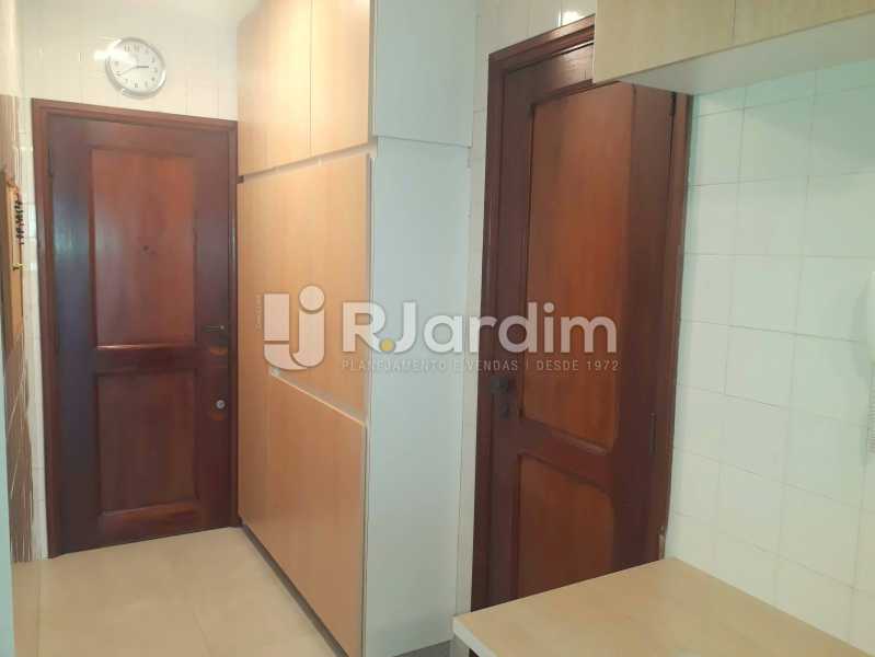 Conheça entrada de serviço do imóvel - Compra Venda Avaliação Imóveis Apartamento Lagoa 3 Quartos - LAAP30831 - 27 entrada de serviço - Compra Venda Avaliação Imóveis Apartamento Lagoa 3 Quartos - LAAP30831 - 27