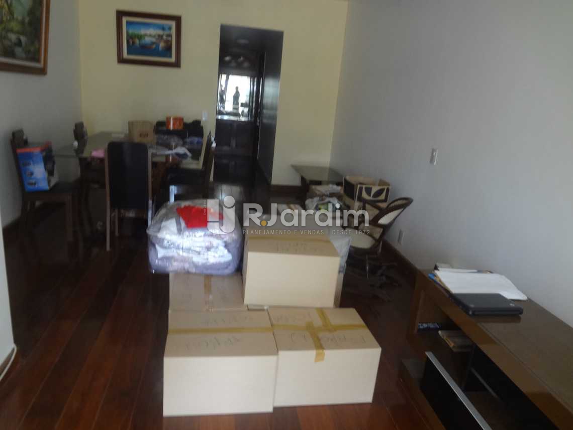 Conheça Sala em dois ambientes 4 do imóvel - Compra Venda Avaliação Imóveis Apartamento Gávea 3 Quartos - LAAP30824 - 5 Sala em dois ambientes 4 - Compra Venda Avaliação Imóveis Apartamento Gávea 3 Quartos - LAAP30824 - 5