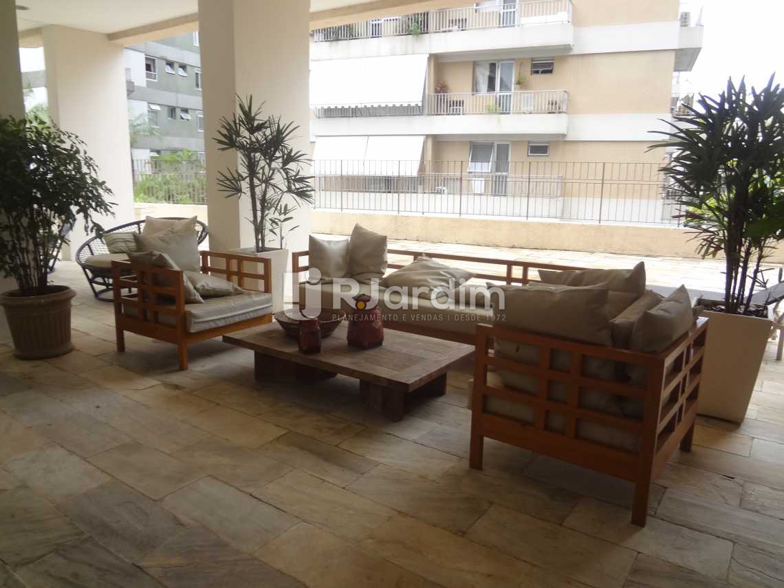 Conheça Estar do play do imóvel - Compra Venda Avaliação Imóveis Apartamento Gávea 3 Quartos - LAAP30824 - 20 Estar do play - Compra Venda Avaliação Imóveis Apartamento Gávea 3 Quartos - LAAP30824 - 20