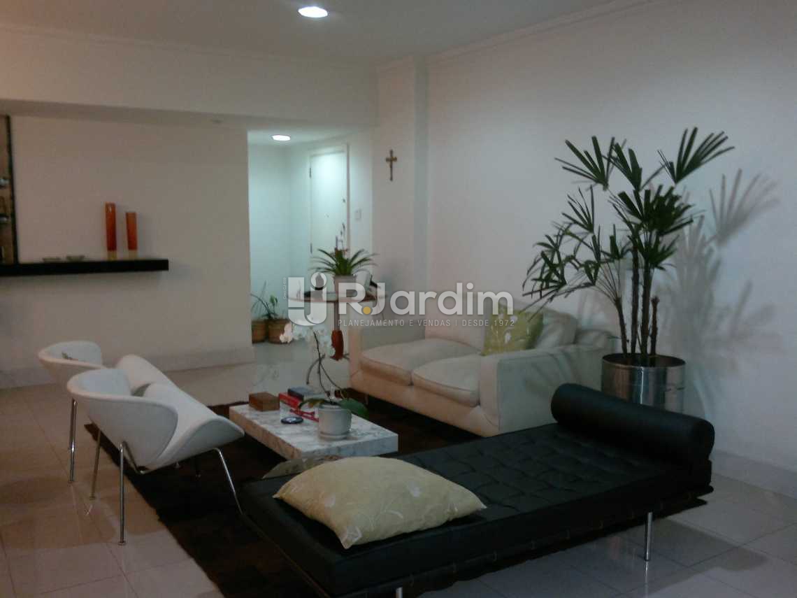 Conheça Sala / entrada social do imóvel - Apartamento Padrão / 3 Quartos / Copacabana / Zona Sul / Rio de Janeiro RJ - LAAP30834 - 5 Sala / entrada social - Apartamento Padrão / 3 Quartos / Copacabana / Zona Sul / Rio de Janeiro RJ - LAAP30834 - 5