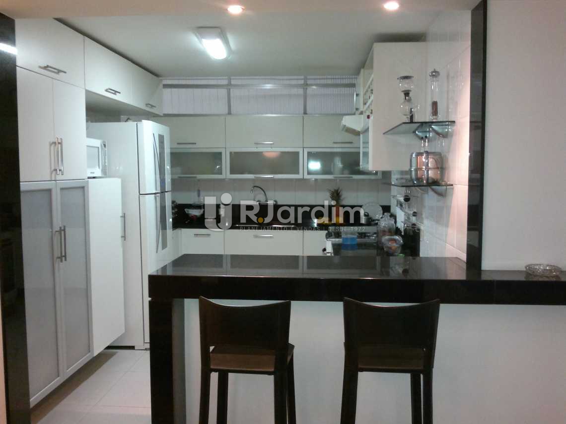 Conheça Cozinha/copa do imóvel - Apartamento Padrão / 3 Quartos / Copacabana / Zona Sul / Rio de Janeiro RJ - LAAP30834 - 7 Cozinha/copa - Apartamento Padrão / 3 Quartos / Copacabana / Zona Sul / Rio de Janeiro RJ - LAAP30834 - 7