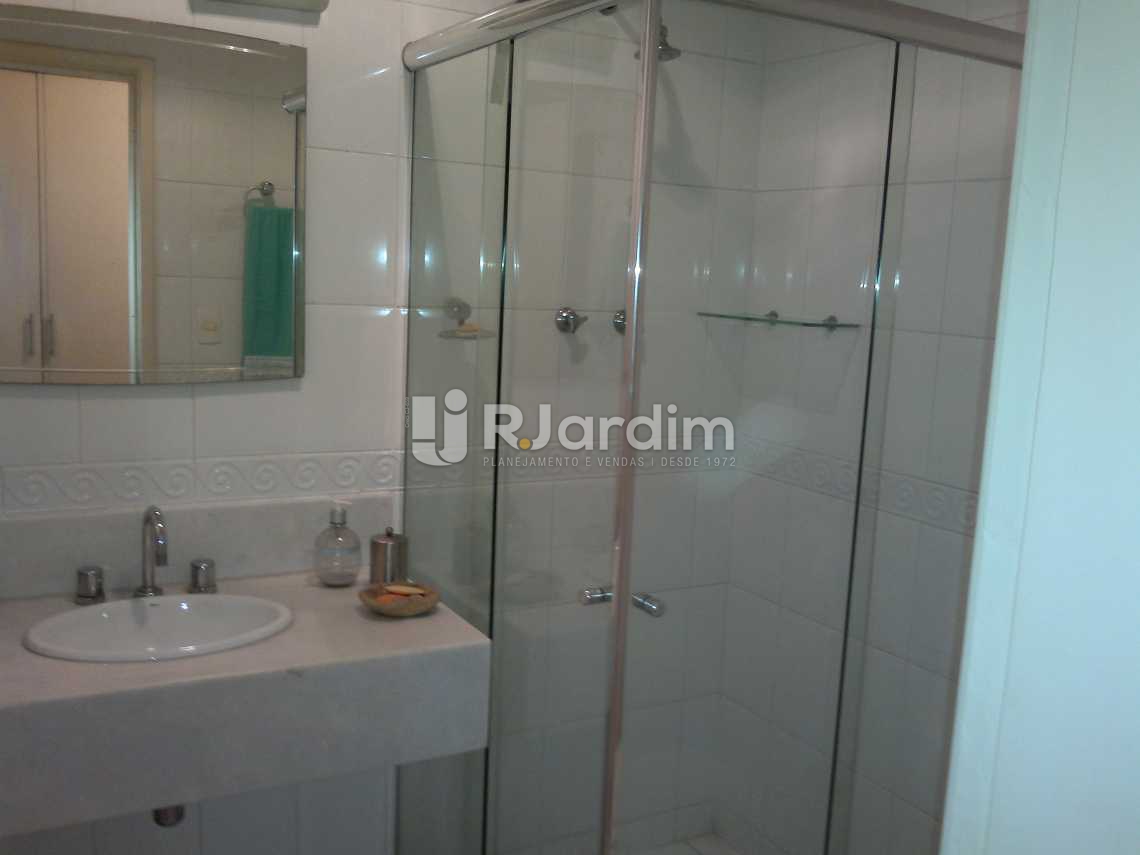 Conheça Banheiro suíte do imóvel - Apartamento Padrão / 3 Quartos / Copacabana / Zona Sul / Rio de Janeiro RJ - LAAP30834 - 9 Banheiro suíte - Apartamento Padrão / 3 Quartos / Copacabana / Zona Sul / Rio de Janeiro RJ - LAAP30834 - 9