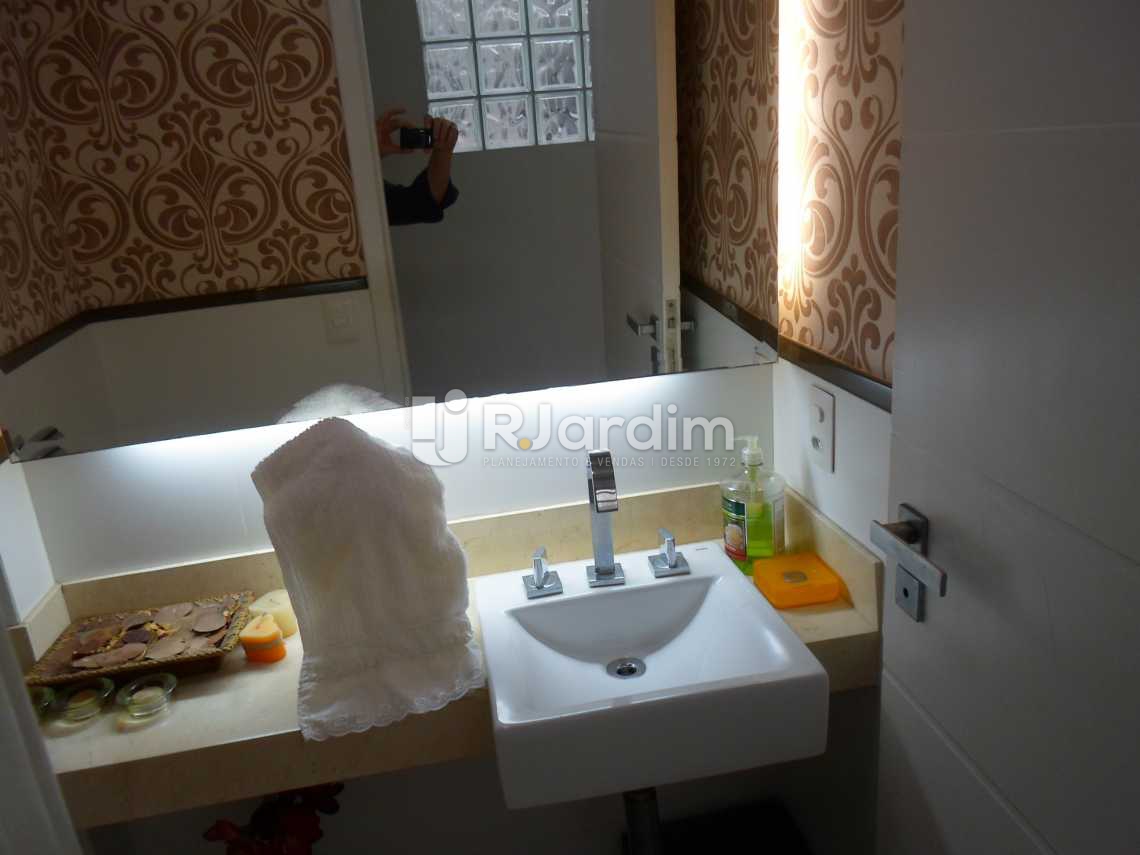 Conheça LAVABO do imóvel - Imóveis Compra e Venda Copacabana 3 Quartos - LAAP30838 - 16 LAVABO - Imóveis Compra e Venda Copacabana 3 Quartos - LAAP30838 - 16