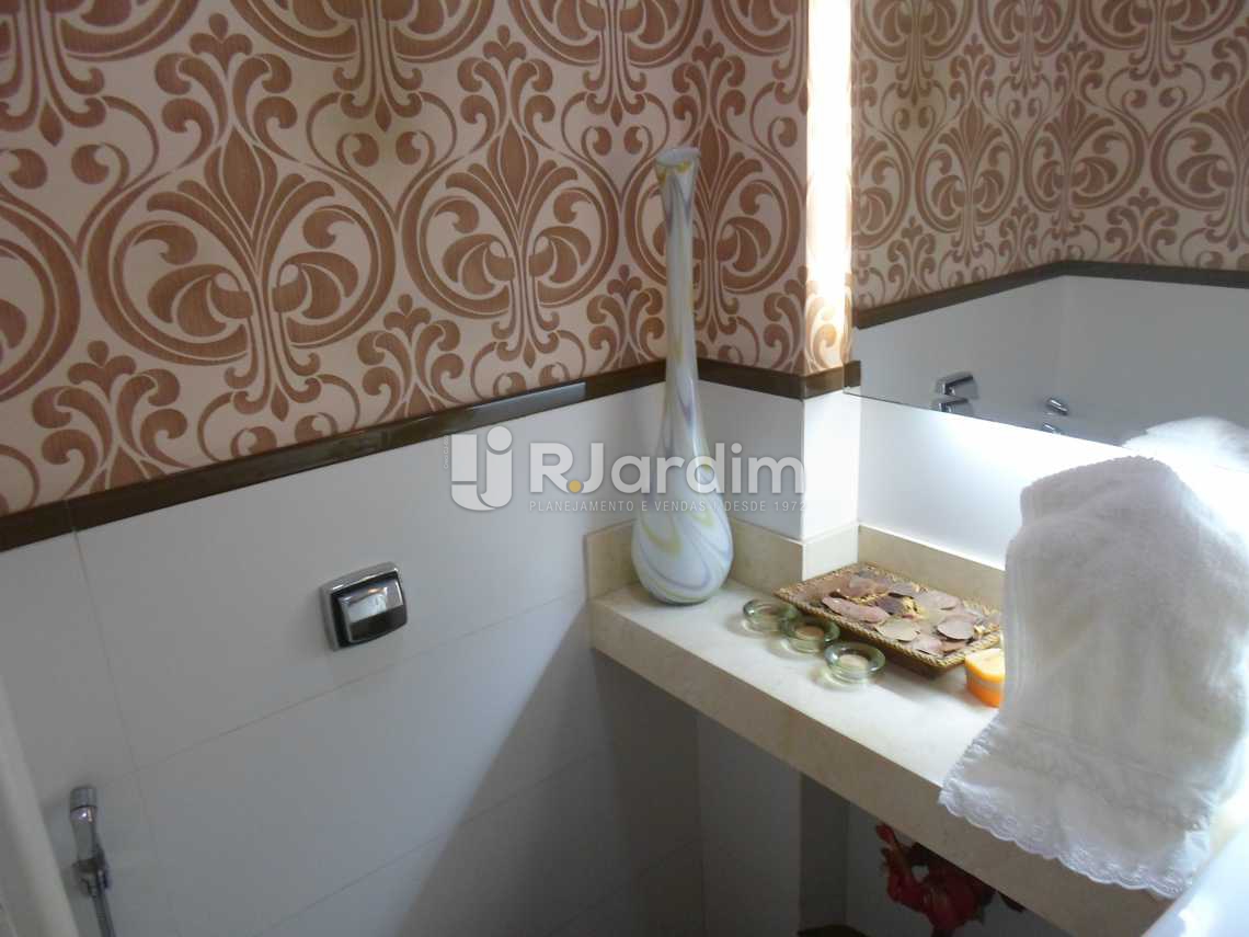 Conheça LAVABO do imóvel - Imóveis Compra e Venda Copacabana 3 Quartos - LAAP30838 - 17 LAVABO - Imóveis Compra e Venda Copacabana 3 Quartos - LAAP30838 - 17