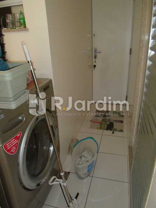 Conheça AREA SERVIÇO do imóvel - Imóveis Compra e Venda Copacabana 3 Quartos - LAAP30838 - 31 AREA SERVIÇO - Imóveis Compra e Venda Copacabana 3 Quartos - LAAP30838 - 31