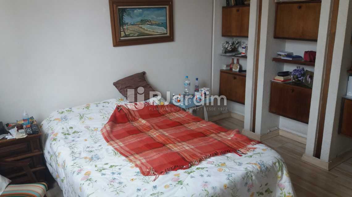 Conheça 1° Quarto do imóvel - Compra Venda Avaliação Imóveis Apartamento Ipanema 2 Quartos - LAAP20594 - 8 1° Quarto - Compra Venda Avaliação Imóveis Apartamento Ipanema 2 Quartos - LAAP20594 - 8