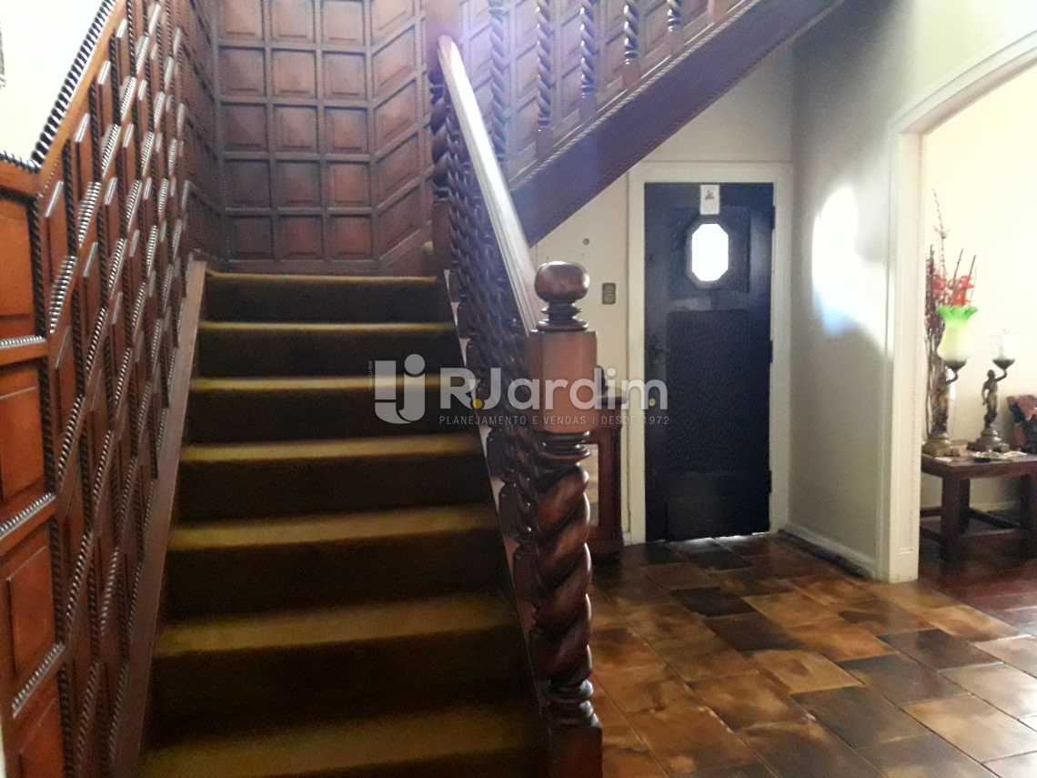Conheça Escada linear do imóvel - Imóveis Compra e Venda Jardim Botânico Casas - LACA40020 - 10 Escada linear - Imóveis Compra e Venda Jardim Botânico Casas - LACA40020 - 10