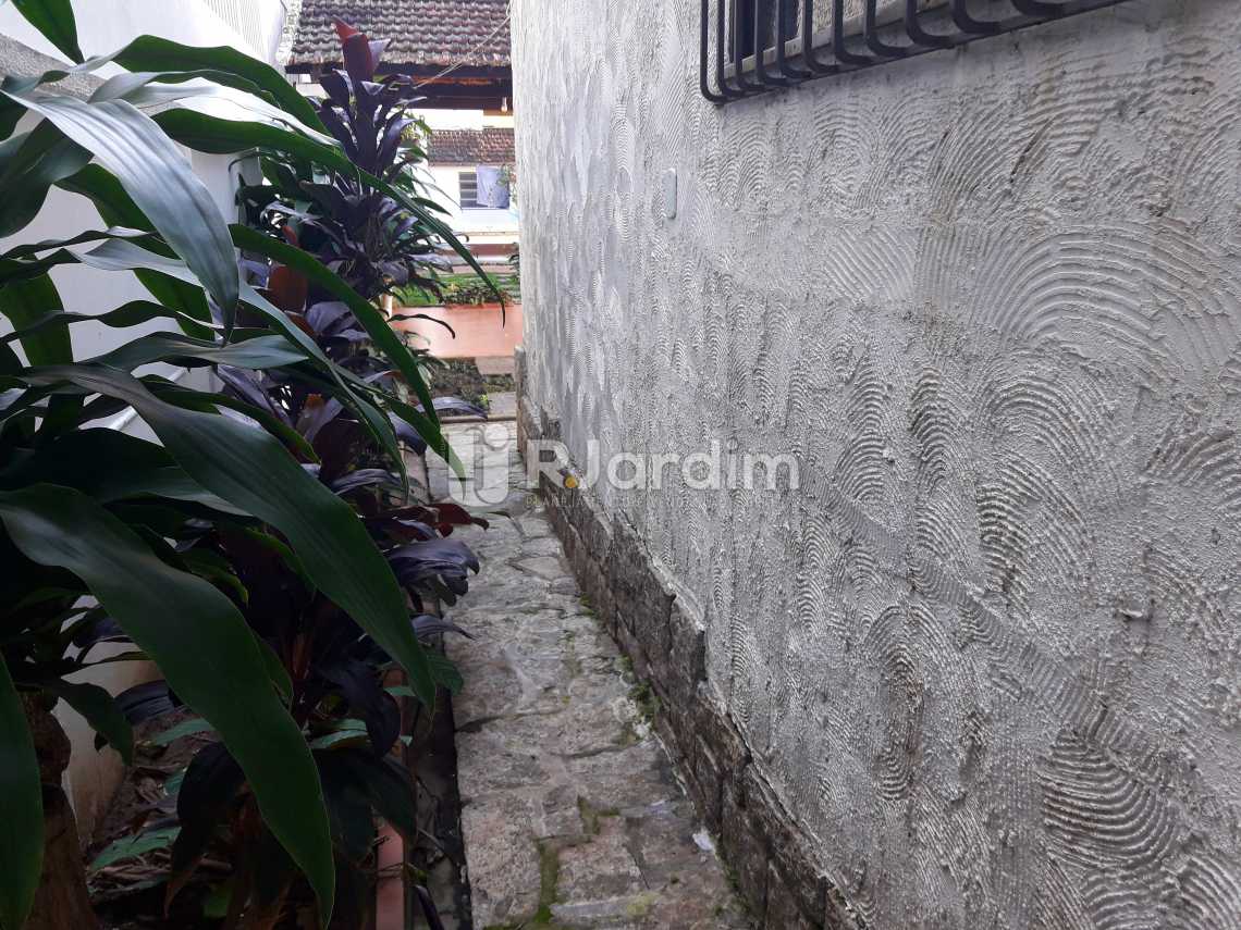 Conheça Lateral do imóvel - Imóveis Compra e Venda Jardim Botânico Casas - LACA40020 - 11 Lateral - Imóveis Compra e Venda Jardim Botânico Casas - LACA40020 - 11
