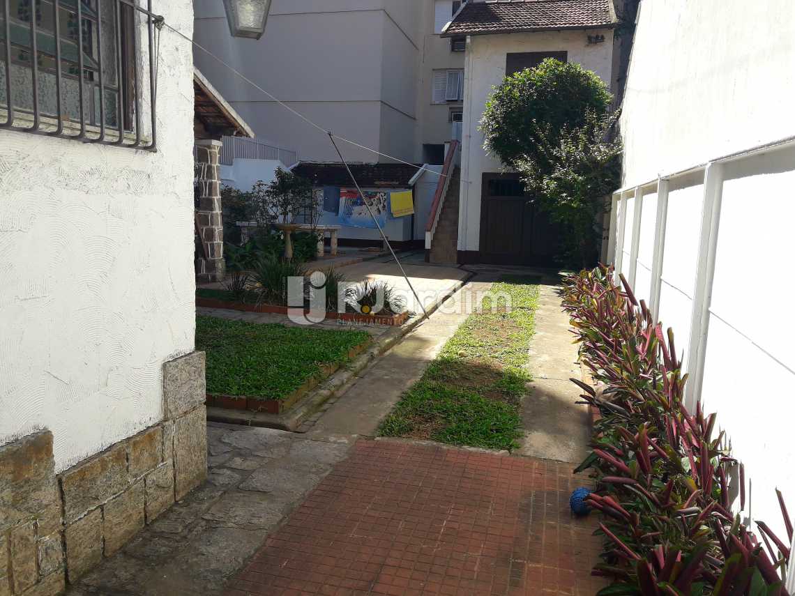 Conheça Acss,pátio+garagem+ap.anexo do imóvel - Imóveis Compra e Venda Jardim Botânico Casas - LACA40020 - 25 Acss,pátio+garagem+ap.anexo - Imóveis Compra e Venda Jardim Botânico Casas - LACA40020 - 25