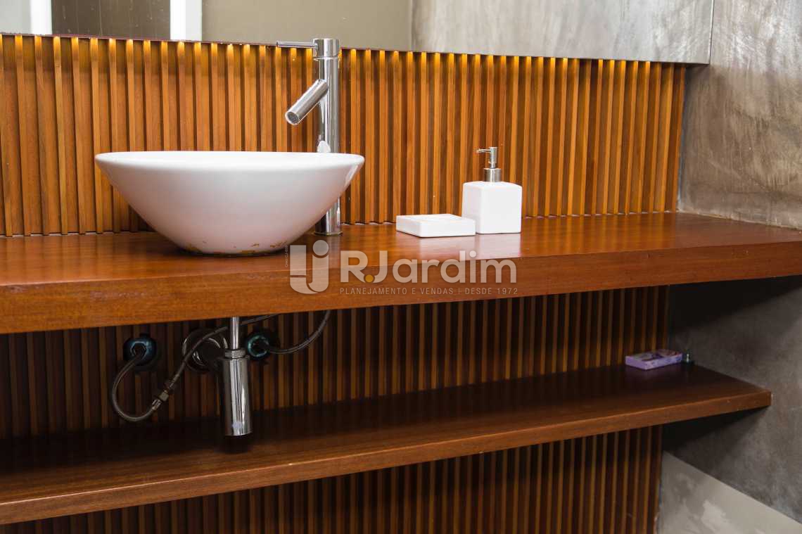 Conheça LAVABO do imóvel - Apartamento / 4 Quartos / Copacabana / Zona Sul / Rio de Janeiro RJ - LAAP40377 - 8 LAVABO - Apartamento / 4 Quartos / Copacabana / Zona Sul / Rio de Janeiro RJ - LAAP40377 - 8