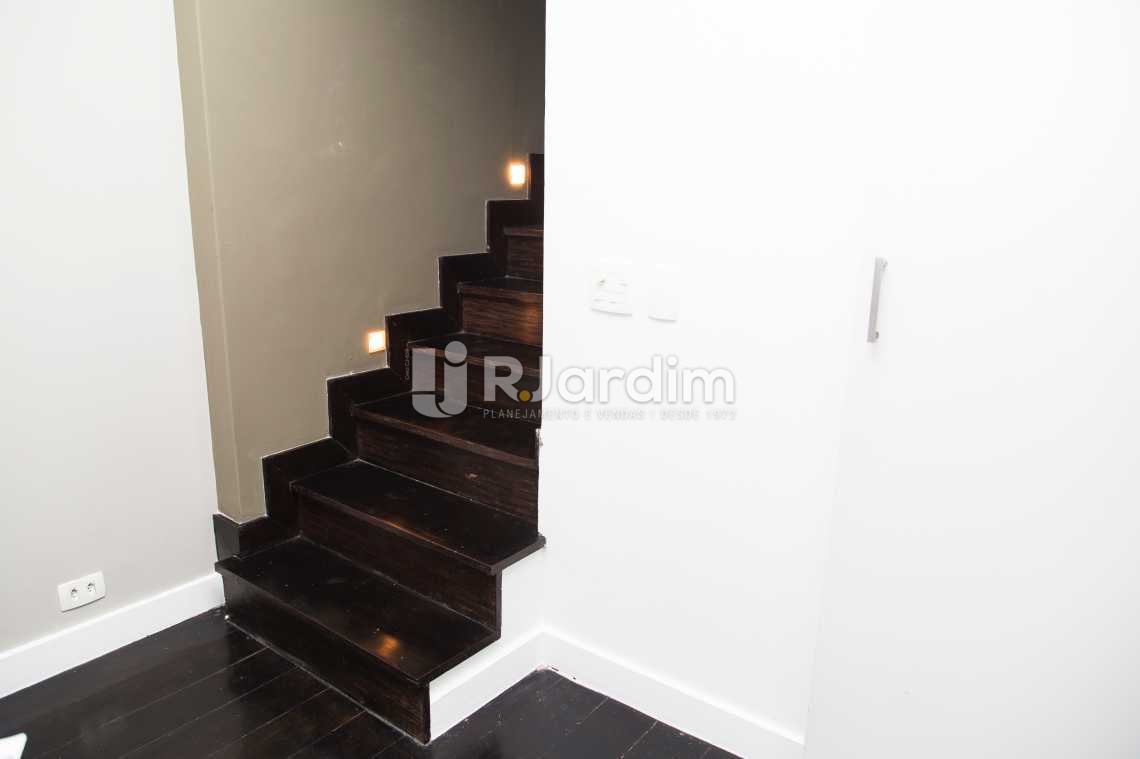 Conheça ESCADA LINEAR do imóvel - Apartamento / 4 Quartos / Copacabana / Zona Sul / Rio de Janeiro RJ - LAAP40377 - 17 ESCADA LINEAR - Apartamento / 4 Quartos / Copacabana / Zona Sul / Rio de Janeiro RJ - LAAP40377 - 17