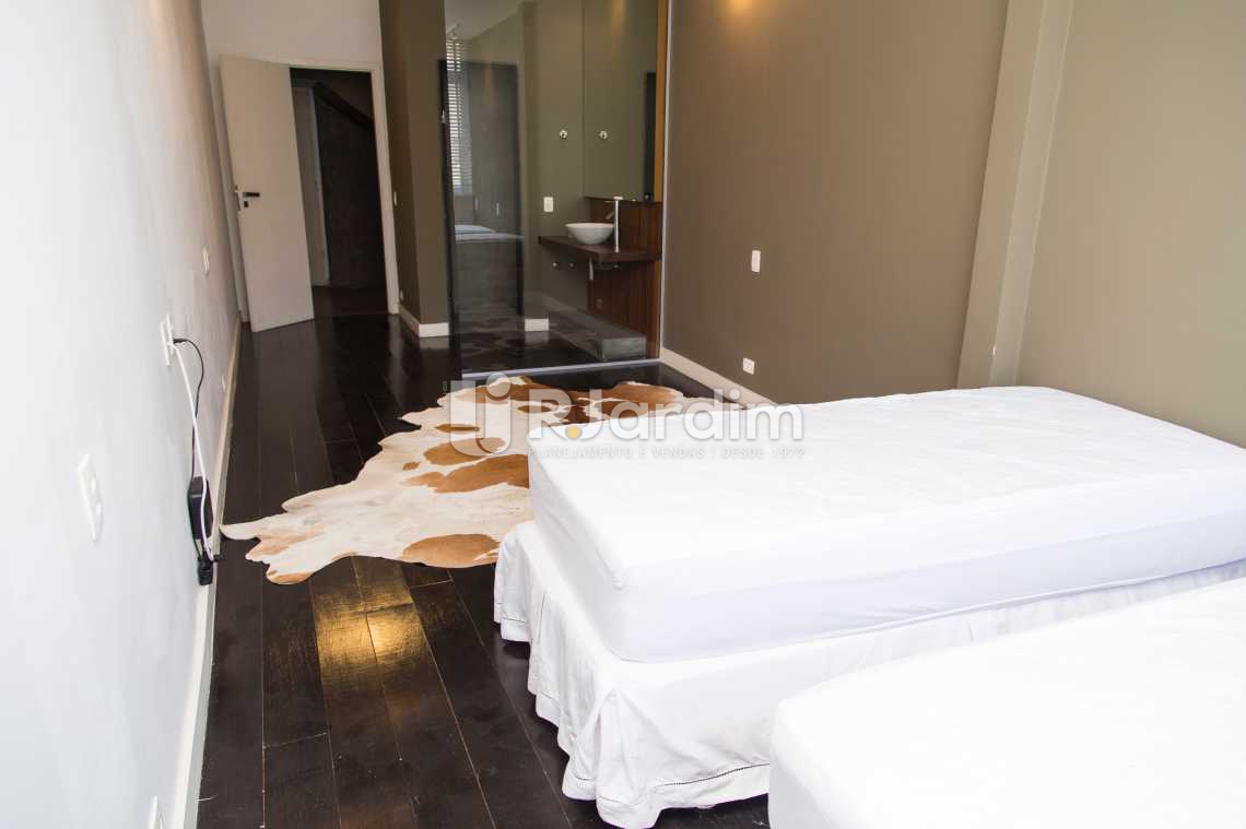 Conheça SUÍTE 2 do imóvel - Apartamento / 4 Quartos / Copacabana / Zona Sul / Rio de Janeiro RJ - LAAP40377 - 25 SUÍTE 2 - Apartamento / 4 Quartos / Copacabana / Zona Sul / Rio de Janeiro RJ - LAAP40377 - 25