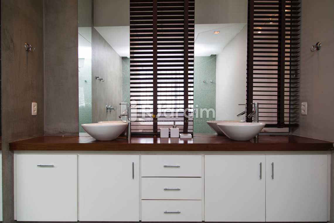 Conheça BANHEIRO SUÍTE MASTER do imóvel - Apartamento / 4 Quartos / Copacabana / Zona Sul / Rio de Janeiro RJ - LAAP40377 - 20 BANHEIRO SUÍTE MASTER - Apartamento / 4 Quartos / Copacabana / Zona Sul / Rio de Janeiro RJ - LAAP40377 - 20