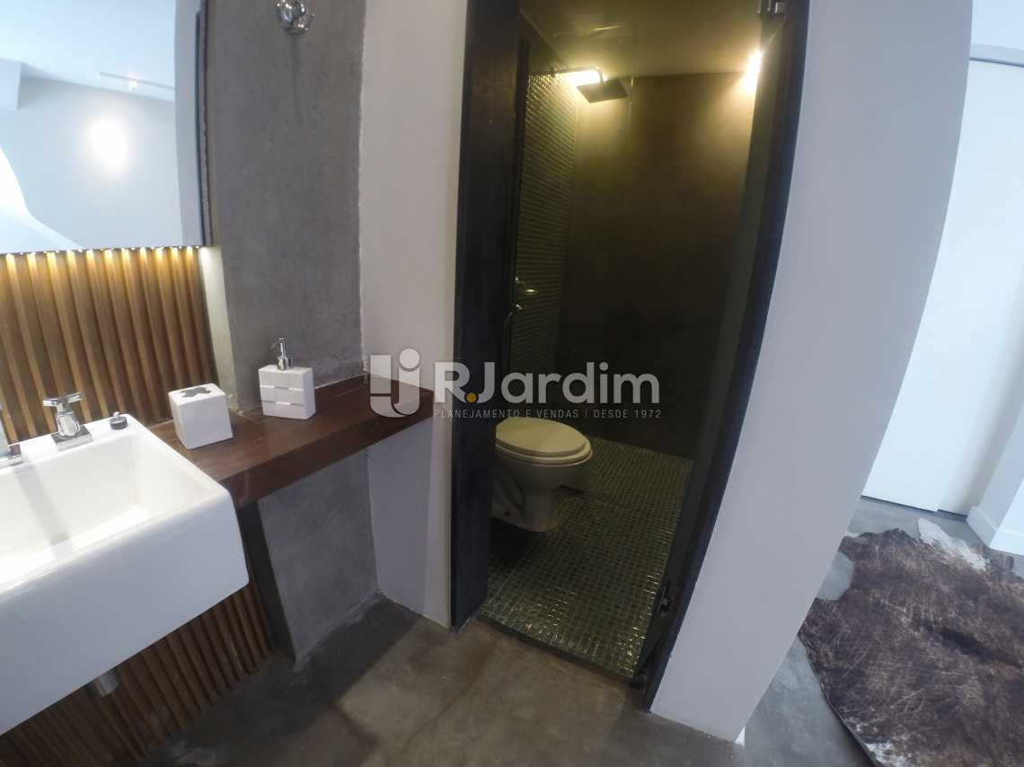 Conheça BANHEIRO SUÍTE - 1o ANDAR do imóvel - Apartamento / 4 Quartos / Copacabana / Zona Sul / Rio de Janeiro RJ - LAAP40377 - 13 BANHEIRO SUÍTE - 1o ANDAR - Apartamento / 4 Quartos / Copacabana / Zona Sul / Rio de Janeiro RJ - LAAP40377 - 13