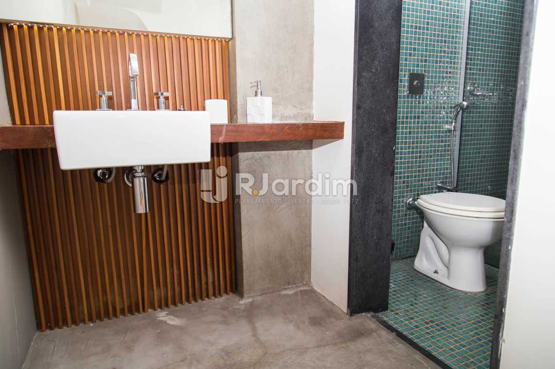 Conheça BANHEIRO SUÍTE - 1o ANDAR do imóvel - Apartamento / 4 Quartos / Copacabana / Zona Sul / Rio de Janeiro RJ - LAAP40377 - 12 BANHEIRO SUÍTE - 1o ANDAR - Apartamento / 4 Quartos / Copacabana / Zona Sul / Rio de Janeiro RJ - LAAP40377 - 12