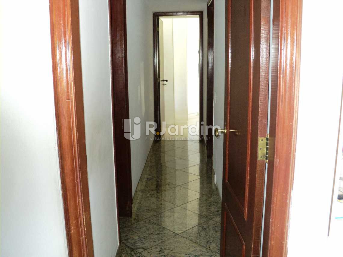 Conheça Circulação do imóvel - Compra Venda Avaliação Imóveis Cobertura Botafogo 3 Quartos - LACO30117 - 7 Circulação - Compra Venda Avaliação Imóveis Cobertura Botafogo 3 Quartos - LACO30117 - 7