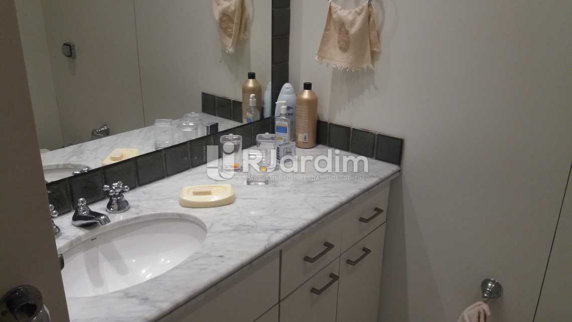 Conheça Banheiro social do imóvel - Apartamento À VENDA, Flamengo, Rio de Janeiro, RJ - LAAP30862 - 27 Banheiro social - Apartamento À VENDA, Flamengo, Rio de Janeiro, RJ - LAAP30862 - 27