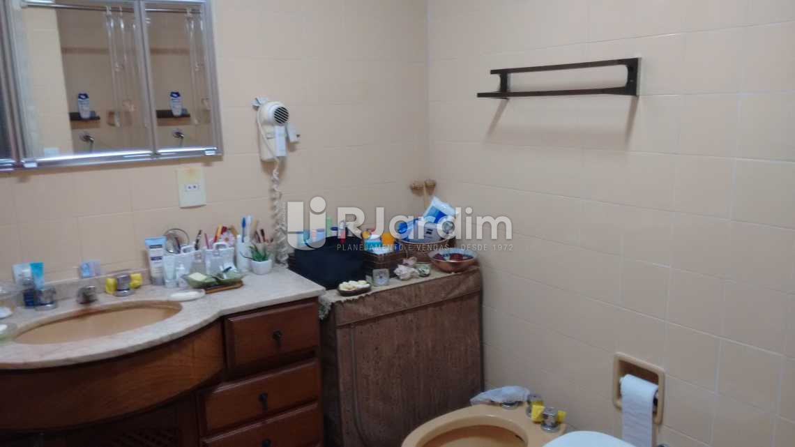 Conheça banheiro do imóvel - Apartamento Avenida Epitácio Pessoa,Lagoa, Zona Sul,Rio de Janeiro, RJ À Venda, 1 Quarto, 74m² - LAAP10141 - 9 banheiro - Apartamento Avenida Epitácio Pessoa,Lagoa, Zona Sul,Rio de Janeiro, RJ À Venda, 1 Quarto, 74m² - LAAP10141 - 9