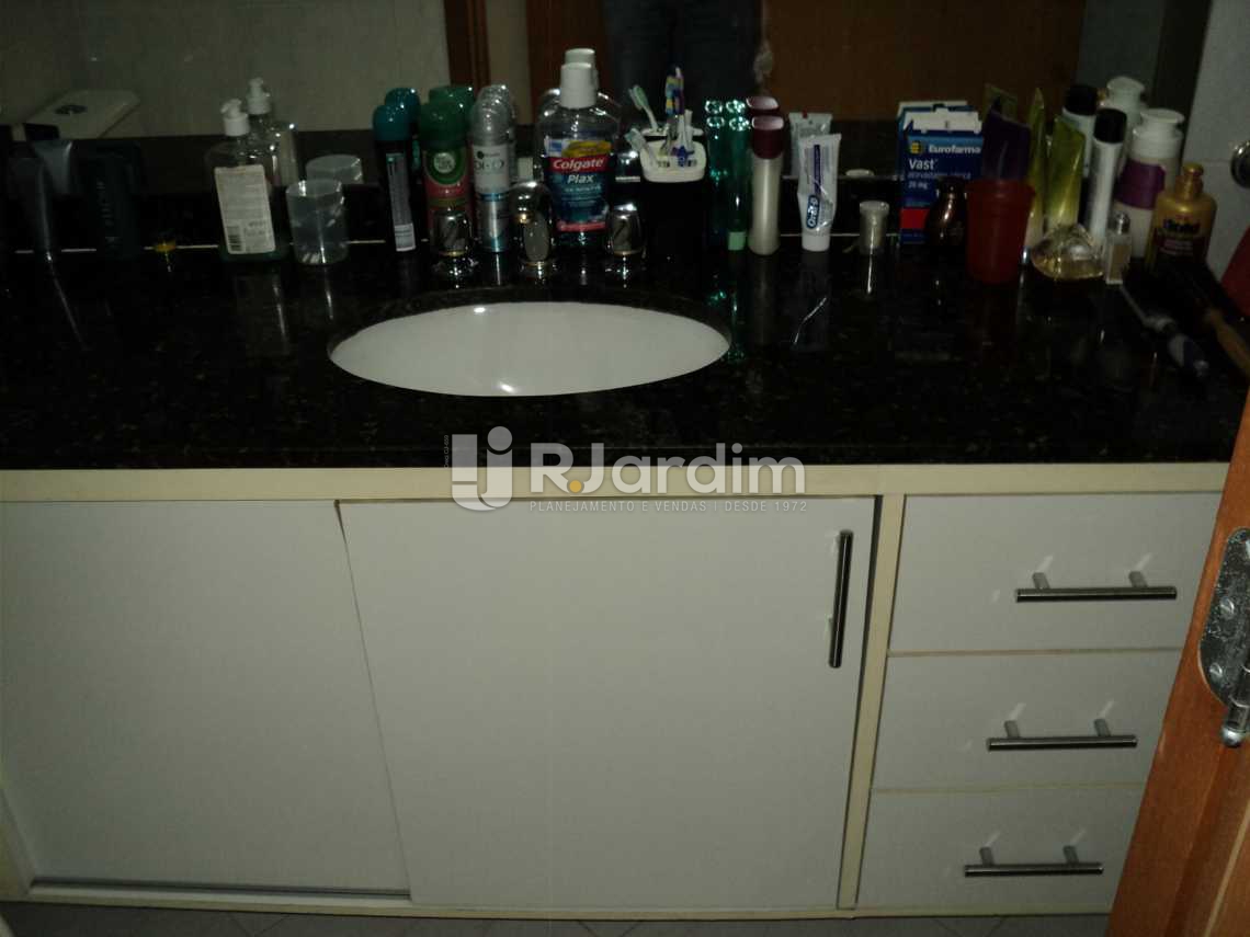 Conheça Banheiro suíte 2º piso do imóvel - Cobertura À VENDA, Botafogo, Rio de Janeiro, RJ - LACO40066 - 17 Banheiro suíte 2º piso - Cobertura À VENDA, Botafogo, Rio de Janeiro, RJ - LACO40066 - 17