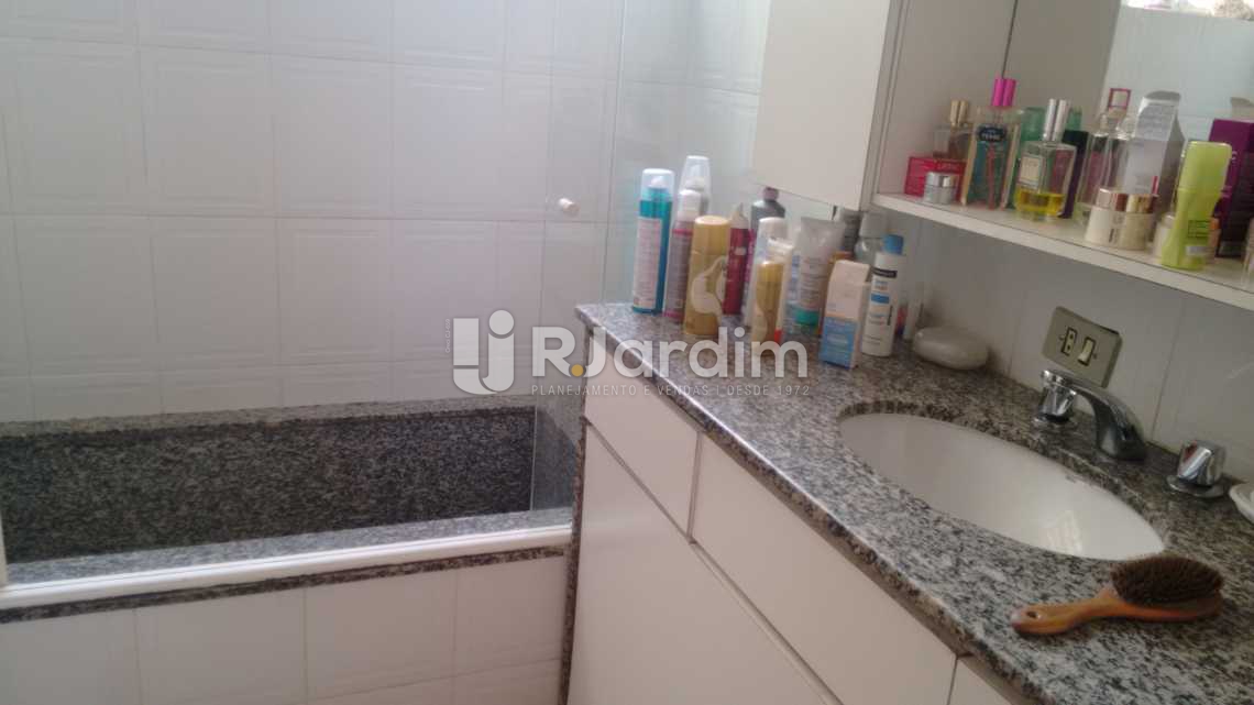 Conheça Banheiro da Suite do imóvel - Apartamento - Padrão / Residencial / Ipanema / Zona Sul / Rio de Janeiro RJ - LAAP40385 - 10 Banheiro da Suite - Apartamento - Padrão / Residencial / Ipanema / Zona Sul / Rio de Janeiro RJ - LAAP40385 - 10