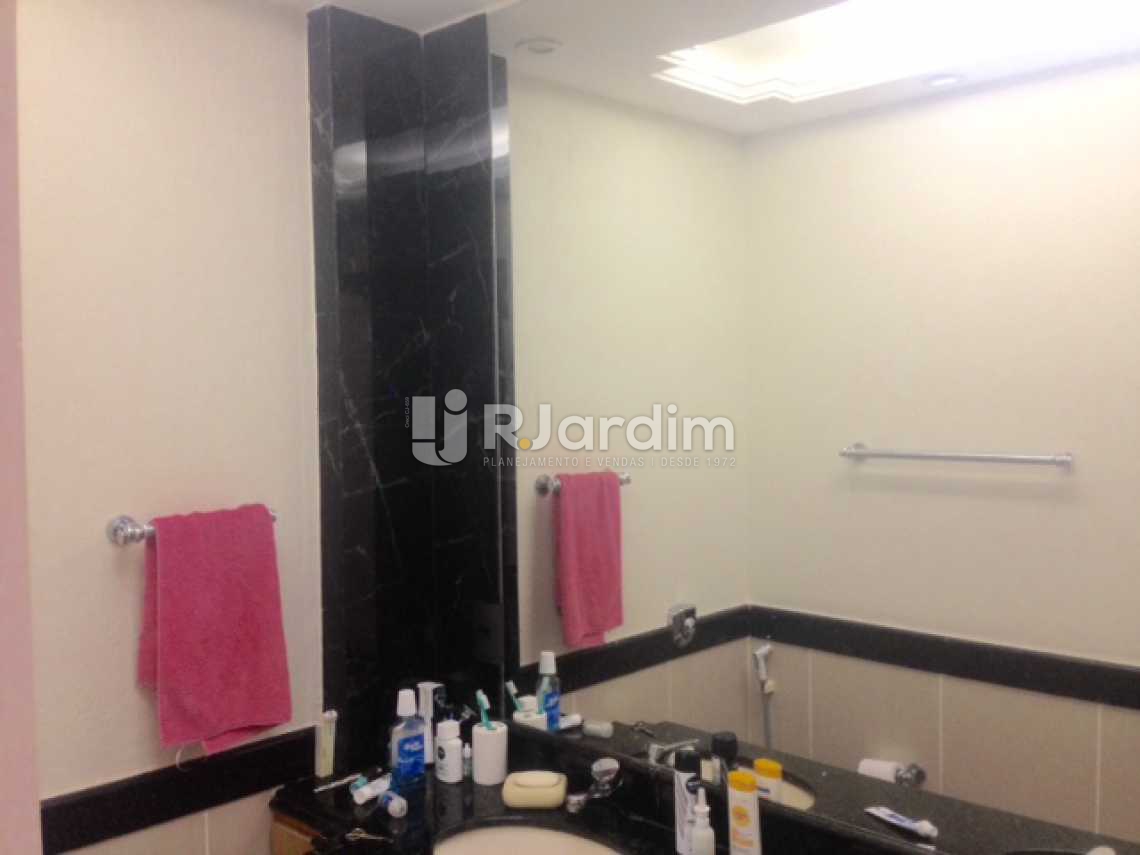 Conheça Banheiro Suíte do imóvel - Compra Venda Avaliação Apartamento Ipanema 3 Quartos - LAAP30896 - 14 Banheiro Suíte - Compra Venda Avaliação Apartamento Ipanema 3 Quartos - LAAP30896 - 14