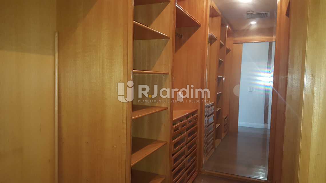 Conheça Closet Suíte master do imóvel - Apartamento À VENDA, Leblon, Rio de Janeiro, RJ - LAAP50025 - 13 Closet Suíte master - Apartamento À VENDA, Leblon, Rio de Janeiro, RJ - LAAP50025 - 13