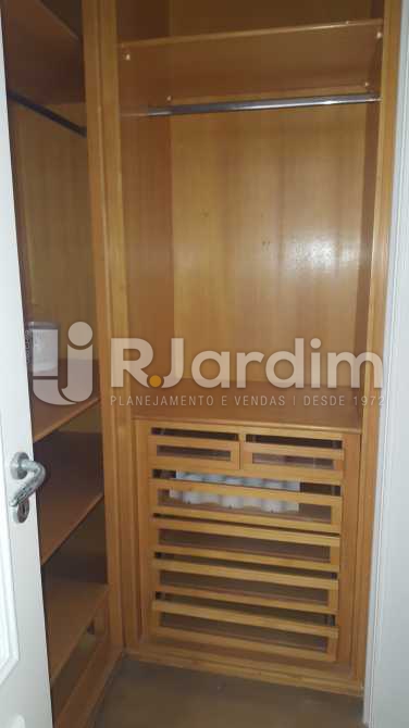 Conheça Closet Suíte 4 do imóvel - Apartamento À VENDA, Leblon, Rio de Janeiro, RJ - LAAP50025 - 23 Closet Suíte 4 - Apartamento À VENDA, Leblon, Rio de Janeiro, RJ - LAAP50025 - 23