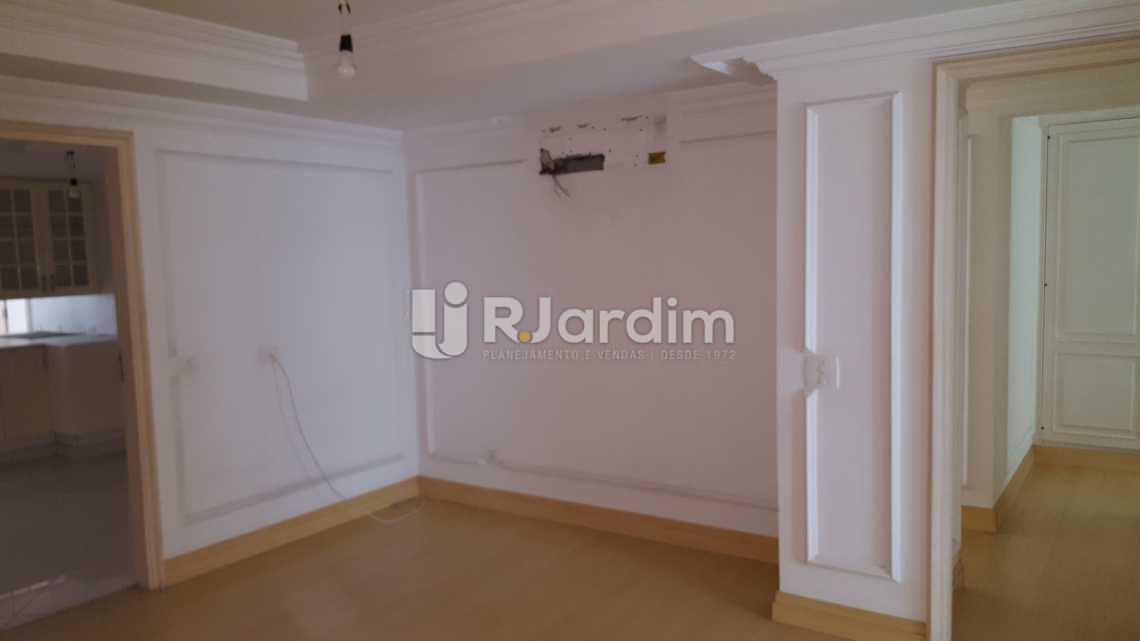 Conheça Sala íntima do imóvel - Apartamento Avenida Epitácio Pessoa,Ipanema, Zona Sul,Rio de Janeiro, RJ À Venda, 5 Quartos, 355m² - LAAP50026 - 21 Sala íntima - Apartamento Avenida Epitácio Pessoa,Ipanema, Zona Sul,Rio de Janeiro, RJ À Venda, 5 Quartos, 355m² - LAAP50026 - 21