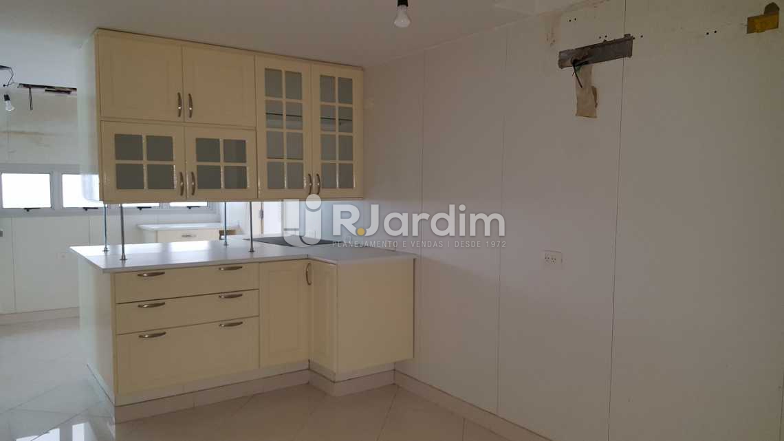 Conheça Copa cozinha do imóvel - Apartamento Avenida Epitácio Pessoa,Ipanema, Zona Sul,Rio de Janeiro, RJ À Venda, 5 Quartos, 355m² - LAAP50026 - 23 Copa cozinha - Apartamento Avenida Epitácio Pessoa,Ipanema, Zona Sul,Rio de Janeiro, RJ À Venda, 5 Quartos, 355m² - LAAP50026 - 23