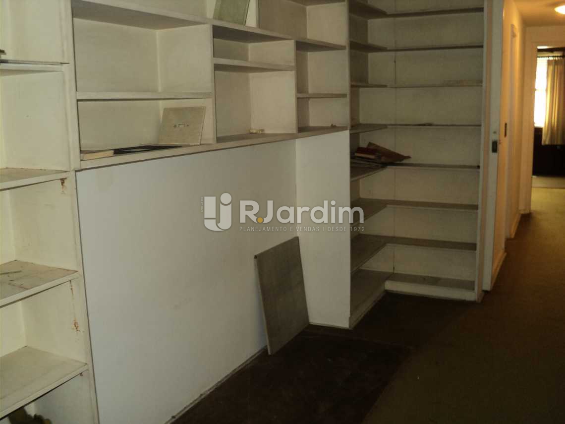 Conheça circulação com estantes do imóvel - Apartamento Rua Raul Pompéia,Copacabana, Zona Sul,Rio de Janeiro, RJ À Venda, 4 Quartos, 222m² - LAAP40403 - 7 circulação com estantes - Apartamento Rua Raul Pompéia,Copacabana, Zona Sul,Rio de Janeiro, RJ À Venda, 4 Quartos, 222m² - LAAP40403 - 7