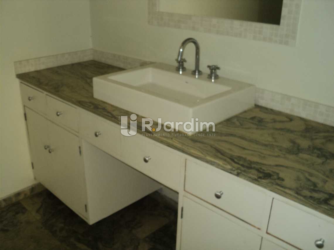 Conheça banheiro suite do imóvel - Apartamento Rua Raul Pompéia,Copacabana, Zona Sul,Rio de Janeiro, RJ À Venda, 4 Quartos, 222m² - LAAP40403 - 16 banheiro suite - Apartamento Rua Raul Pompéia,Copacabana, Zona Sul,Rio de Janeiro, RJ À Venda, 4 Quartos, 222m² - LAAP40403 - 16
