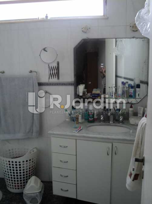 Conheça Banheiro Social do imóvel - Apartamento Rua Corcovado,Jardim Botânico, Zona Sul,Rio de Janeiro, RJ À Venda, 5 Quartos, 370m² - LAAP50027 - 18 Banheiro Social - Apartamento Rua Corcovado,Jardim Botânico, Zona Sul,Rio de Janeiro, RJ À Venda, 5 Quartos, 370m² - LAAP50027 - 18