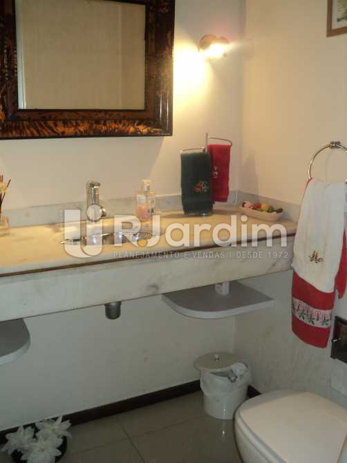 Conheça Lavabo do imóvel - Apartamento Rua Corcovado,Jardim Botânico, Zona Sul,Rio de Janeiro, RJ À Venda, 5 Quartos, 370m² - LAAP50027 - 9 Lavabo - Apartamento Rua Corcovado,Jardim Botânico, Zona Sul,Rio de Janeiro, RJ À Venda, 5 Quartos, 370m² - LAAP50027 - 9