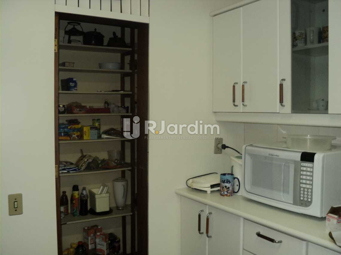 Conheça Cozinha e Despensa do imóvel - Apartamento Rua Corcovado,Jardim Botânico, Zona Sul,Rio de Janeiro, RJ À Venda, 5 Quartos, 370m² - LAAP50027 - 23 Cozinha e Despensa - Apartamento Rua Corcovado,Jardim Botânico, Zona Sul,Rio de Janeiro, RJ À Venda, 5 Quartos, 370m² - LAAP50027 - 23