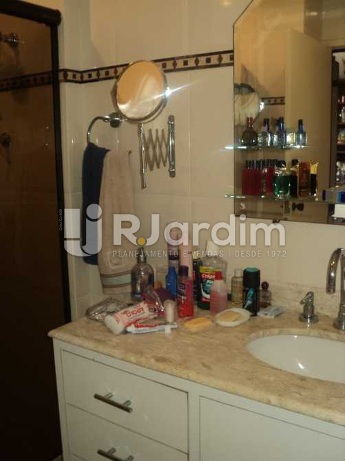 Conheça Banheiro Social do imóvel - Apartamento Rua Corcovado,Jardim Botânico, Zona Sul,Rio de Janeiro, RJ À Venda, 5 Quartos, 370m² - LAAP50027 - 16 Banheiro Social - Apartamento Rua Corcovado,Jardim Botânico, Zona Sul,Rio de Janeiro, RJ À Venda, 5 Quartos, 370m² - LAAP50027 - 16
