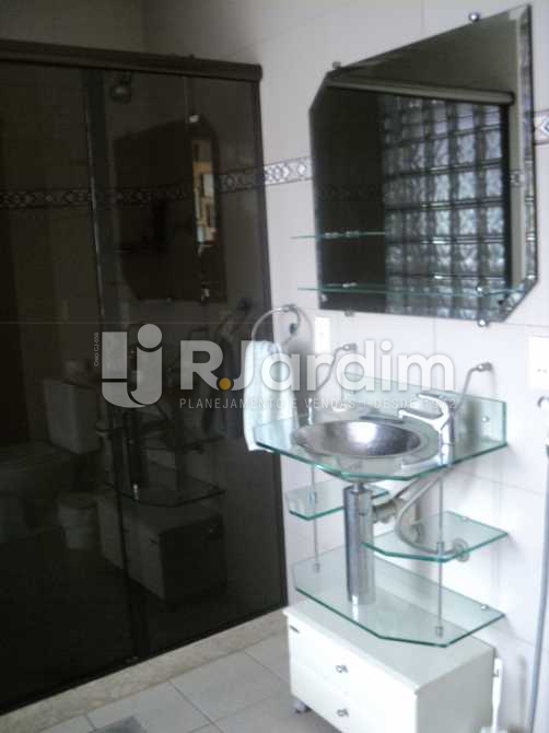 Conheça Banheiro Social do imóvel - Apartamento Rua Corcovado,Jardim Botânico, Zona Sul,Rio de Janeiro, RJ À Venda, 5 Quartos, 370m² - LAAP50027 - 20 Banheiro Social - Apartamento Rua Corcovado,Jardim Botânico, Zona Sul,Rio de Janeiro, RJ À Venda, 5 Quartos, 370m² - LAAP50027 - 20